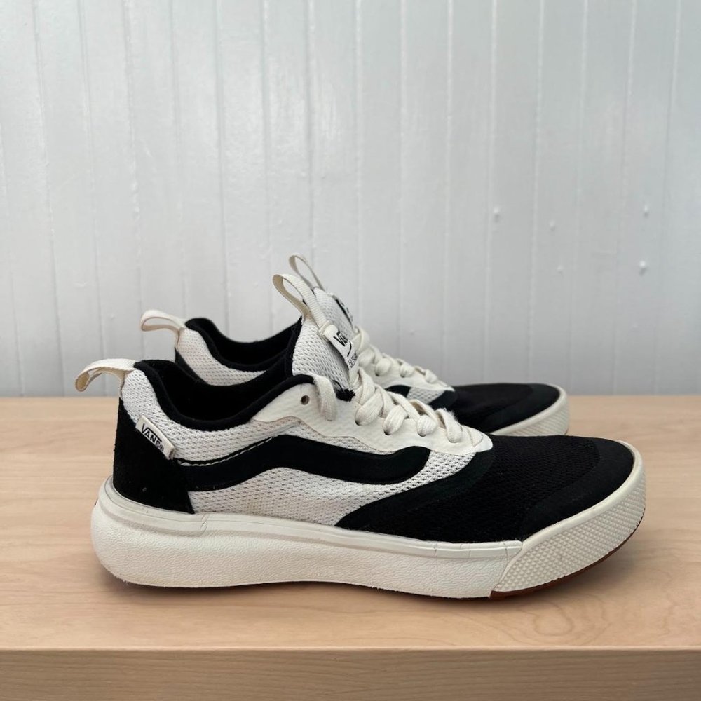 Vans black and white UltraRange Sneaker